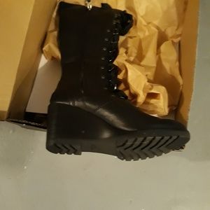 NIB  tall boot